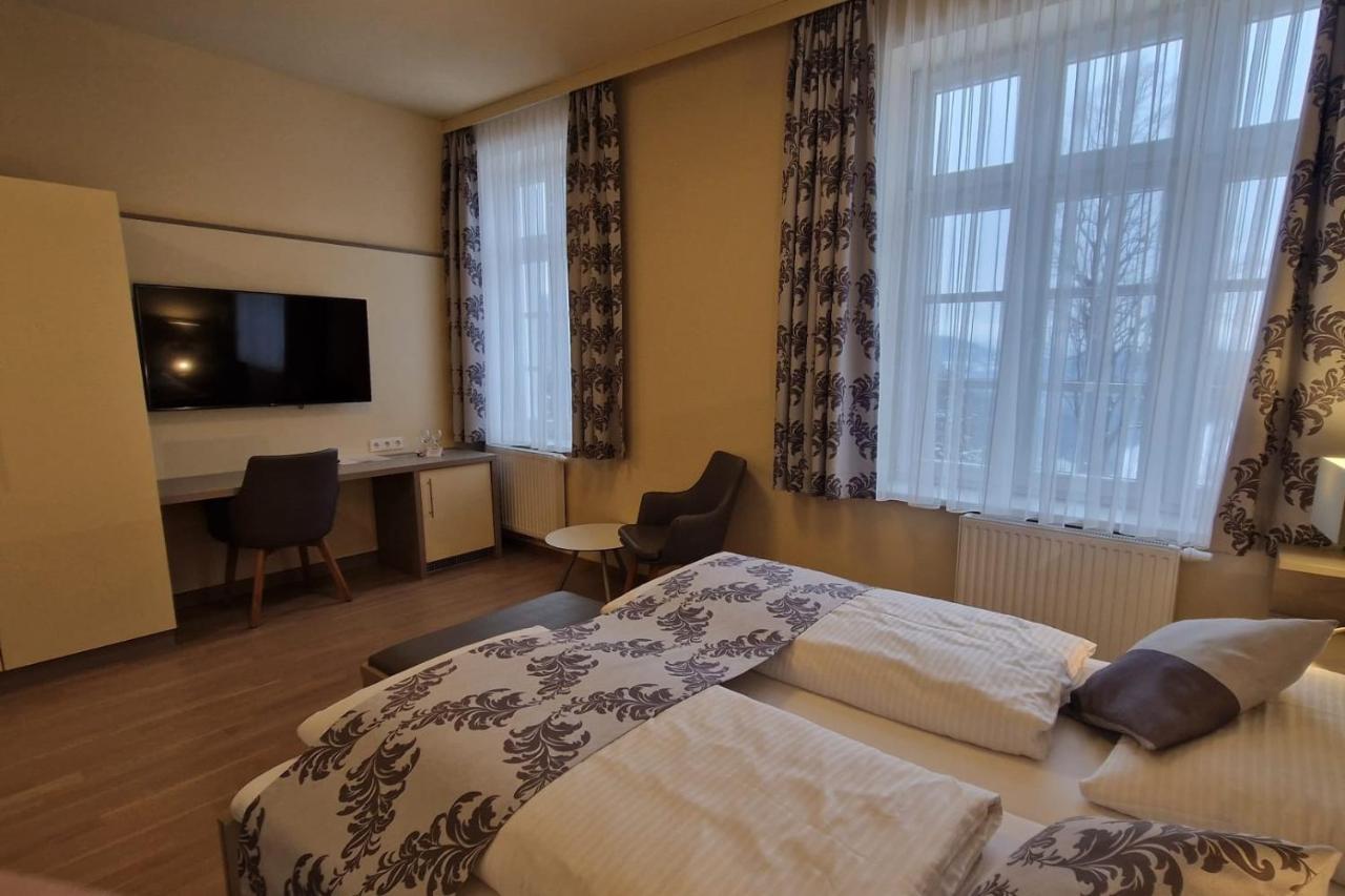 Hotel Kirchenwirt In Maria Schutz Schottwien Exterior foto
